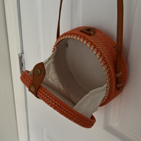 Orange woven round mini bag - Picture 3 of 3